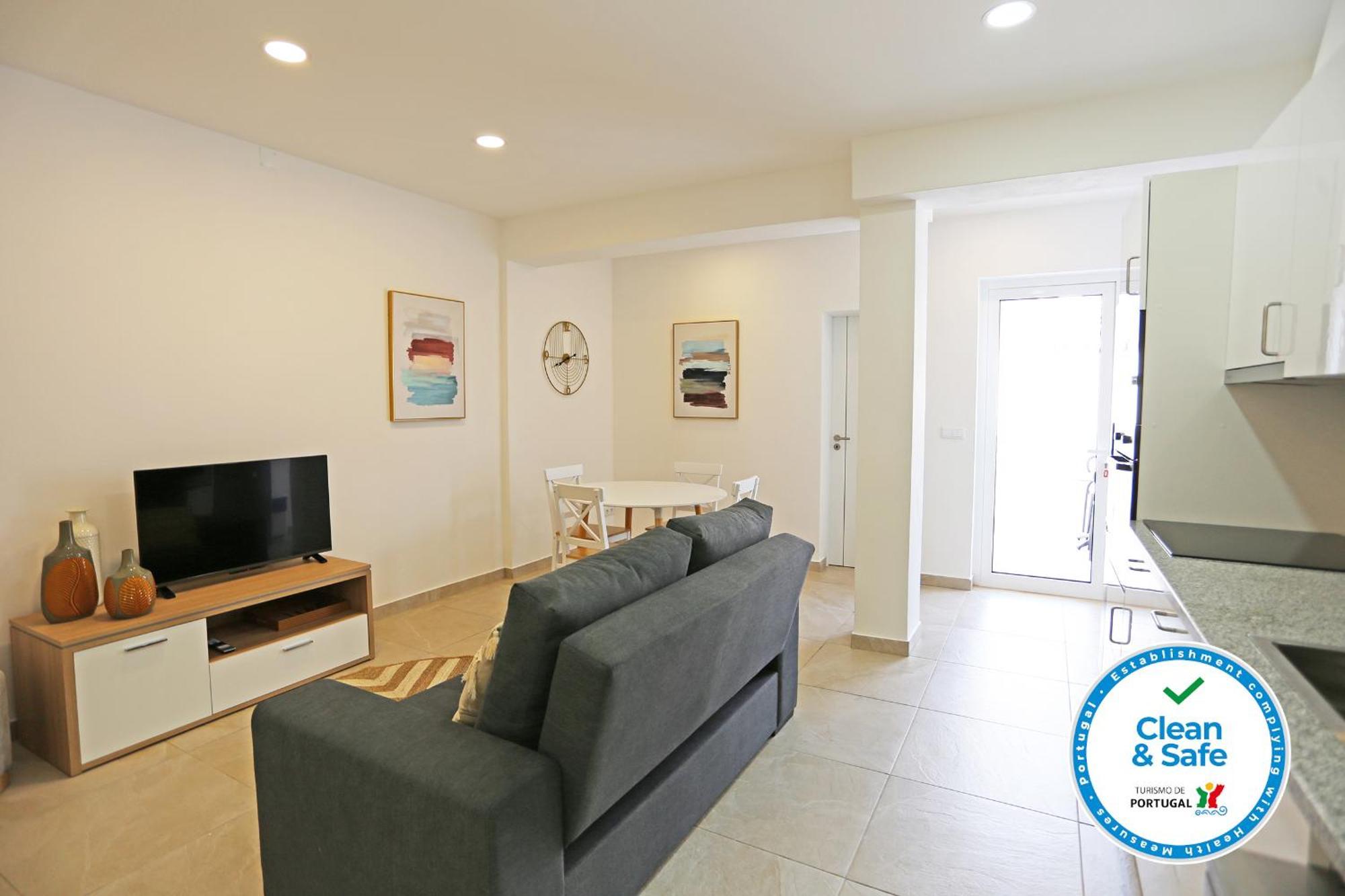 B88 - Mendonca Street Apartment Lagos Extérieur photo
